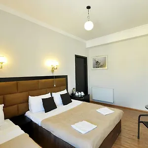 https://hotel-marsel.alltbilisihotels.com